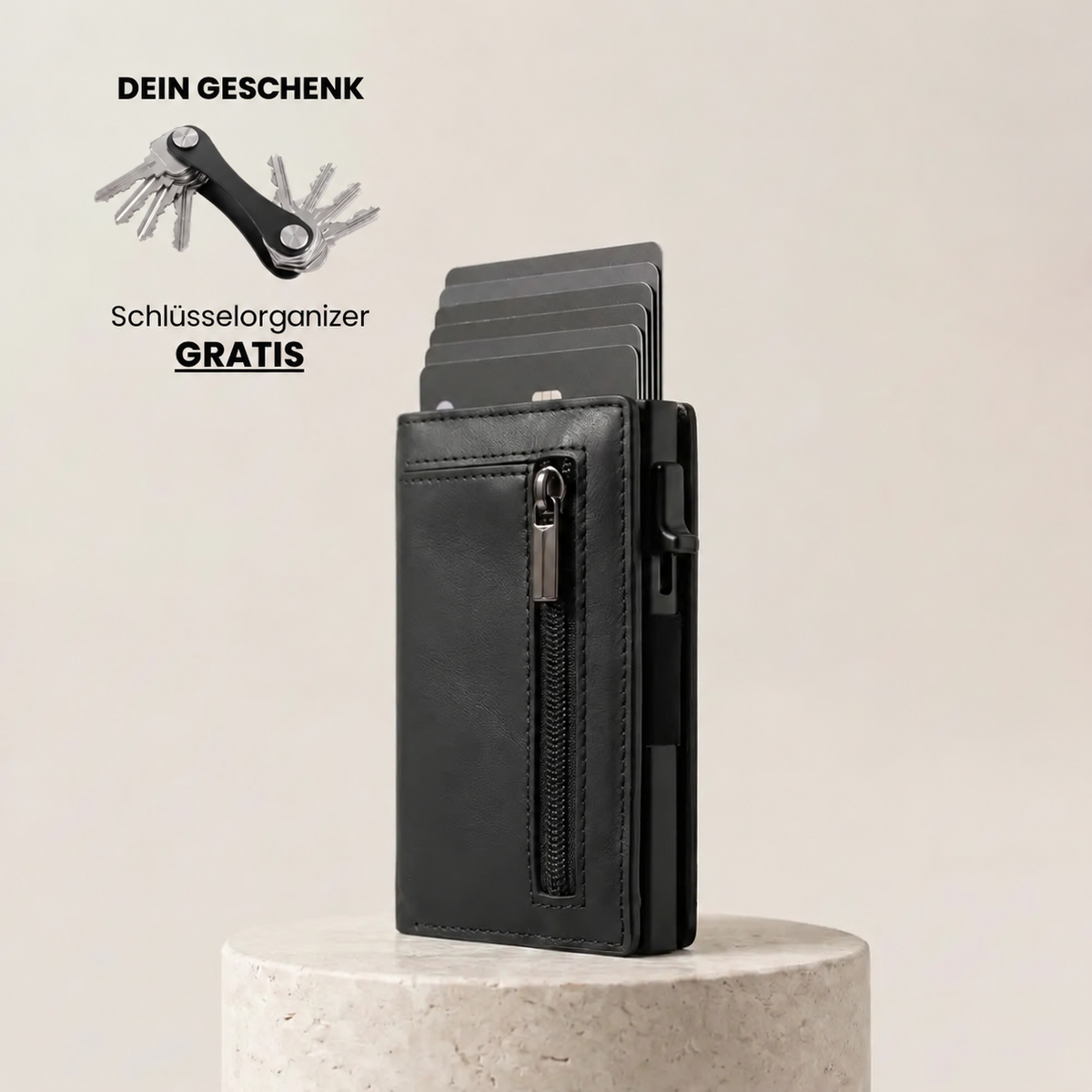 Schwarzer Slim Wallet 2.0 mit ausgefahrenen Karten und Schlüsselorganizer als Geschenk